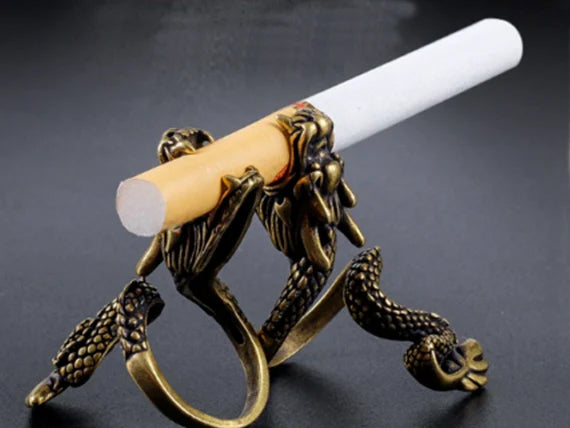 Dragon's Embrace Cigarette Holder Ring – Mystical Finger Accessory for Smokers, Ideal Smoker Gift