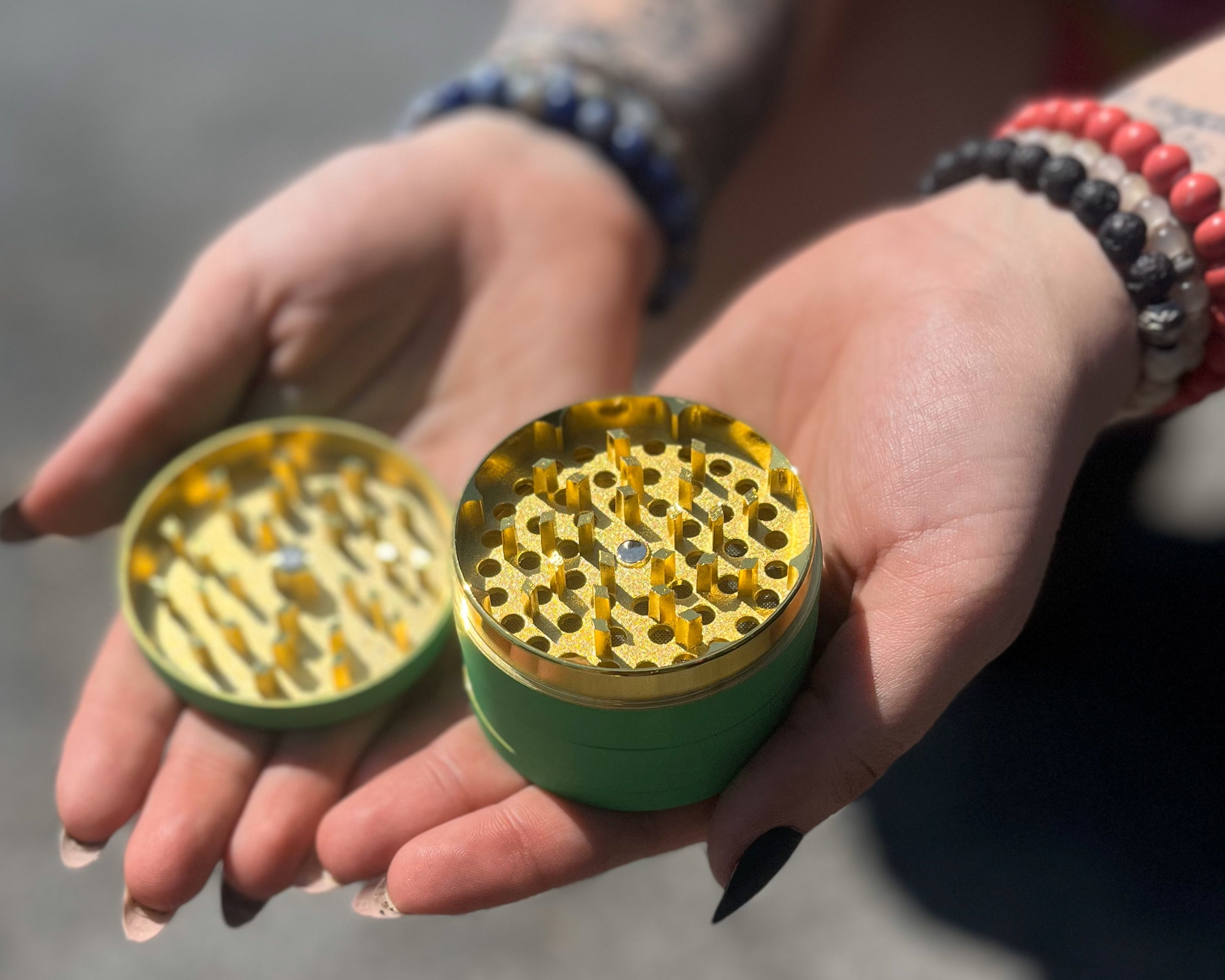  Herb Grinder