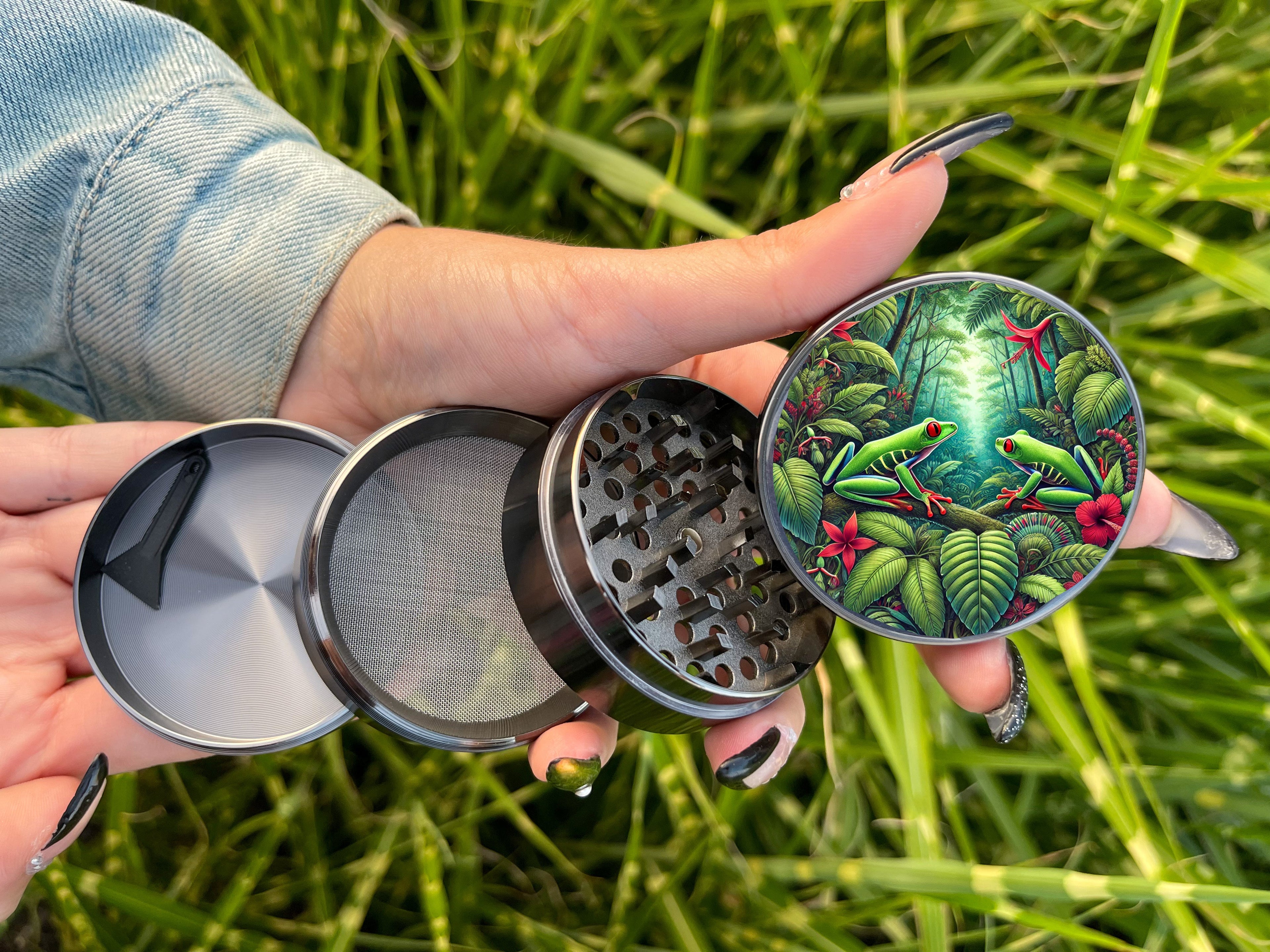 Nature Inspired Colourful Forest Frog, Extra Large 5 Piece Spice Herb Grinder