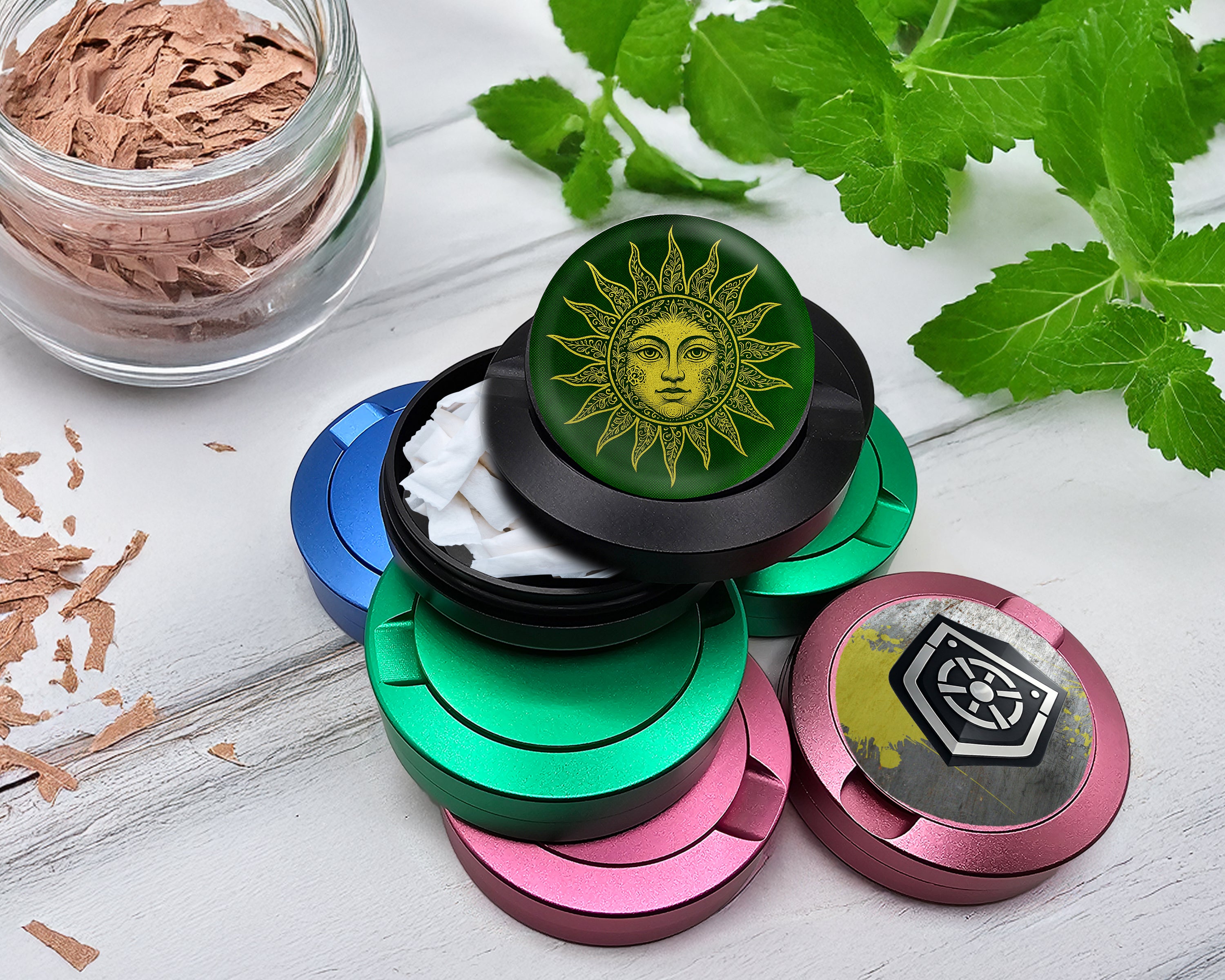 Snus Storage Case Golden Intricate Sun Black