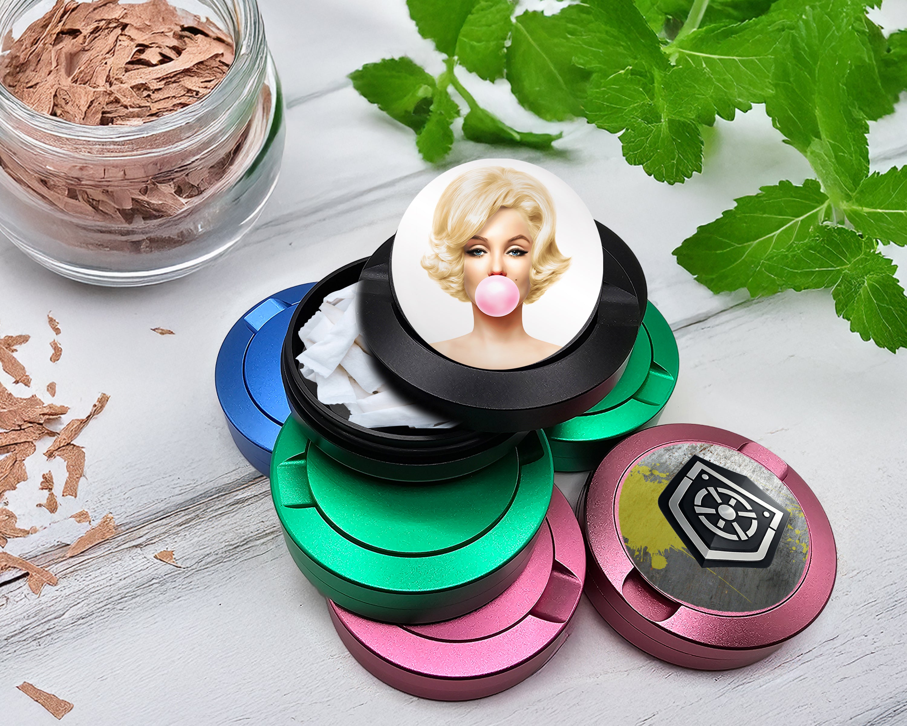 Snus Storage Case Marilyn Monroe with Pink Bubble Gum Black