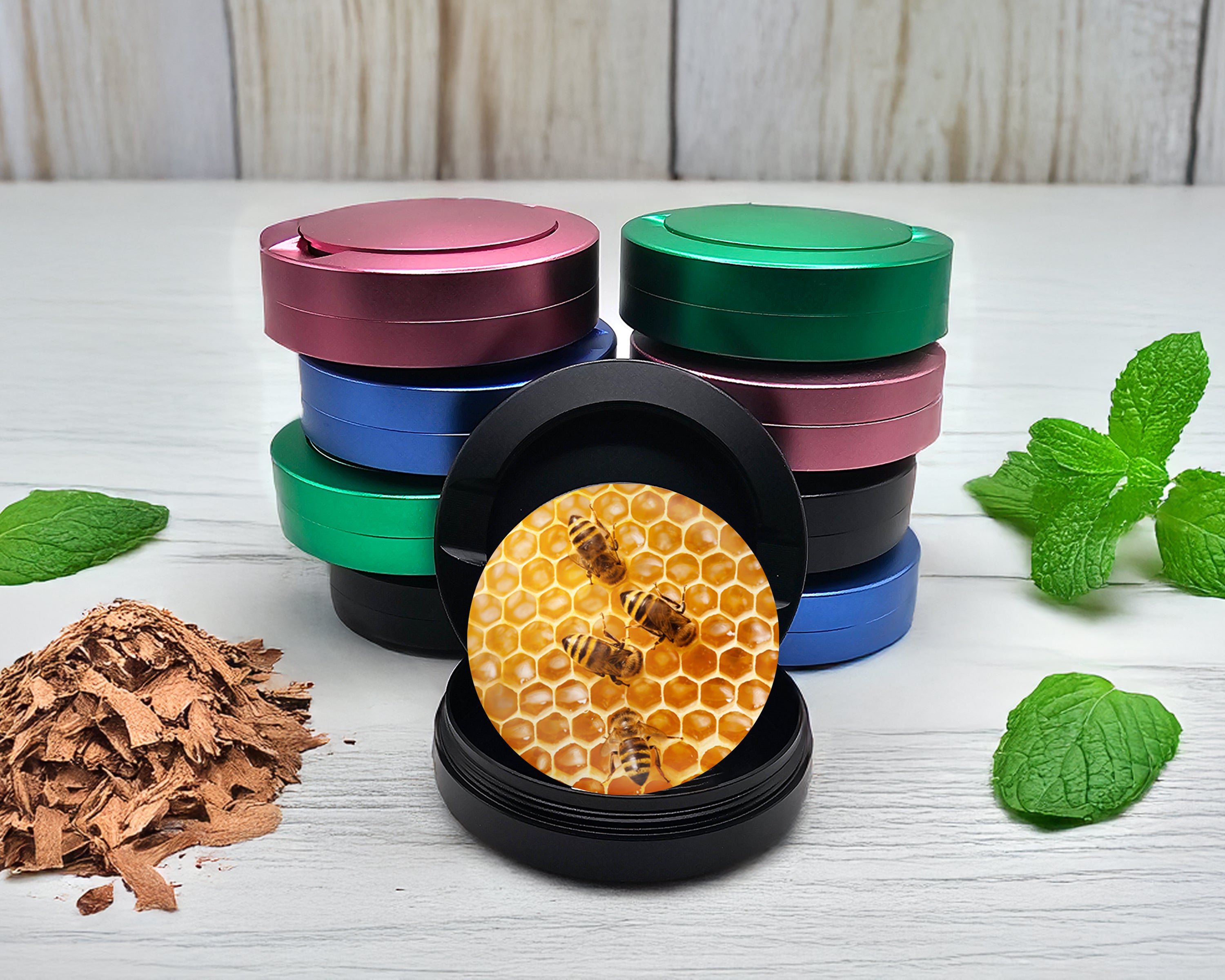 Snus Storage Case Bees on A Honeycomb Black