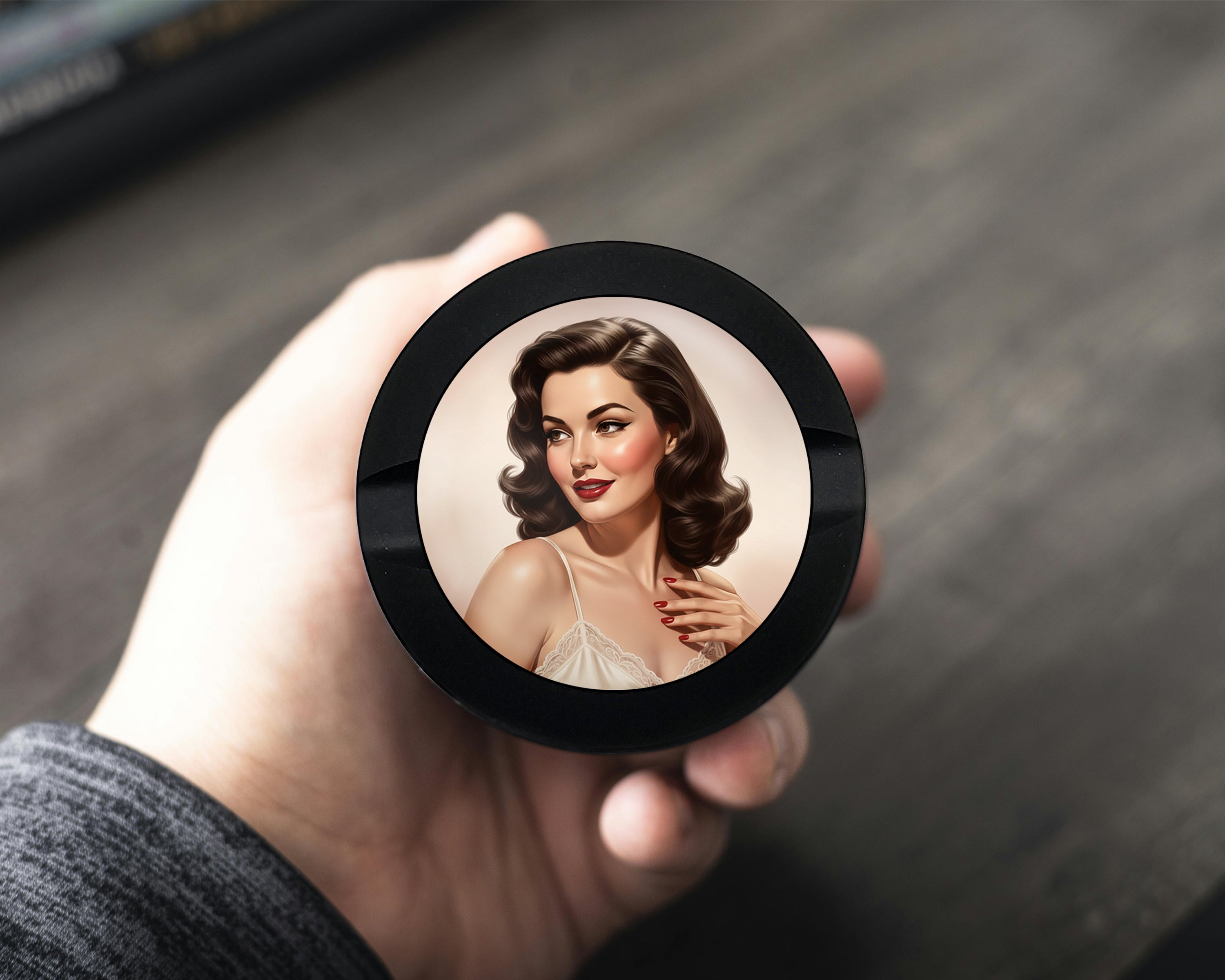 Classic Hollywood Pinup Glam Snus Storage Case Bottle Opener