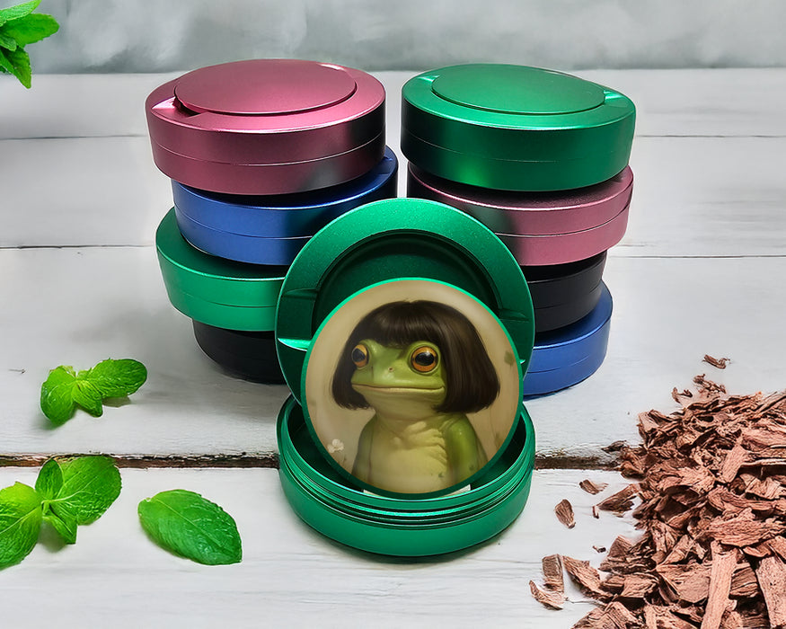 Green Cute Frog with Bob Haircut Meme Snus Storage Case