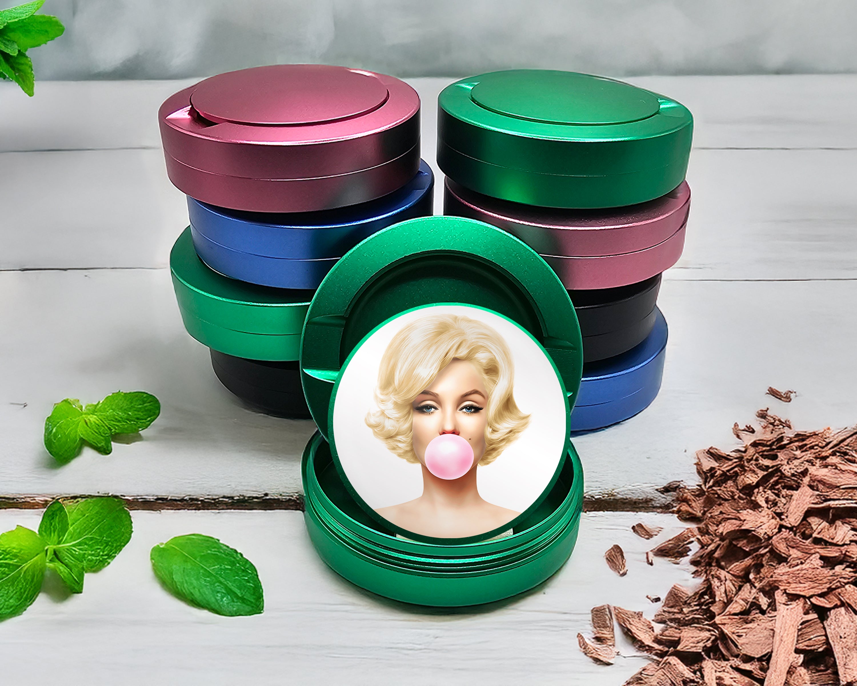 Green Marilyn Monroe with Pink Bubble Gum Snus Storage Case