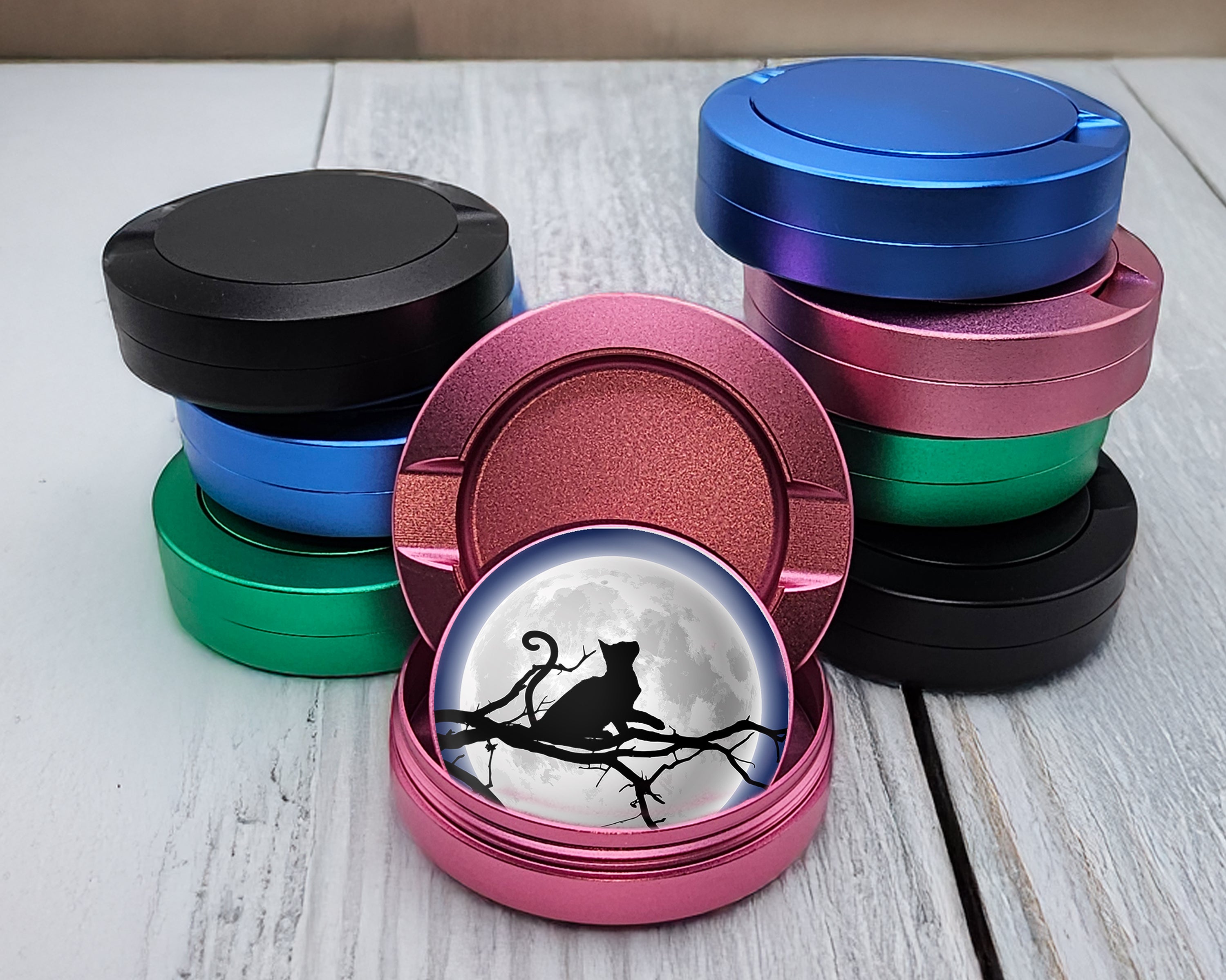 Cat With Full Moon Grinder Snus Storage Case Pink