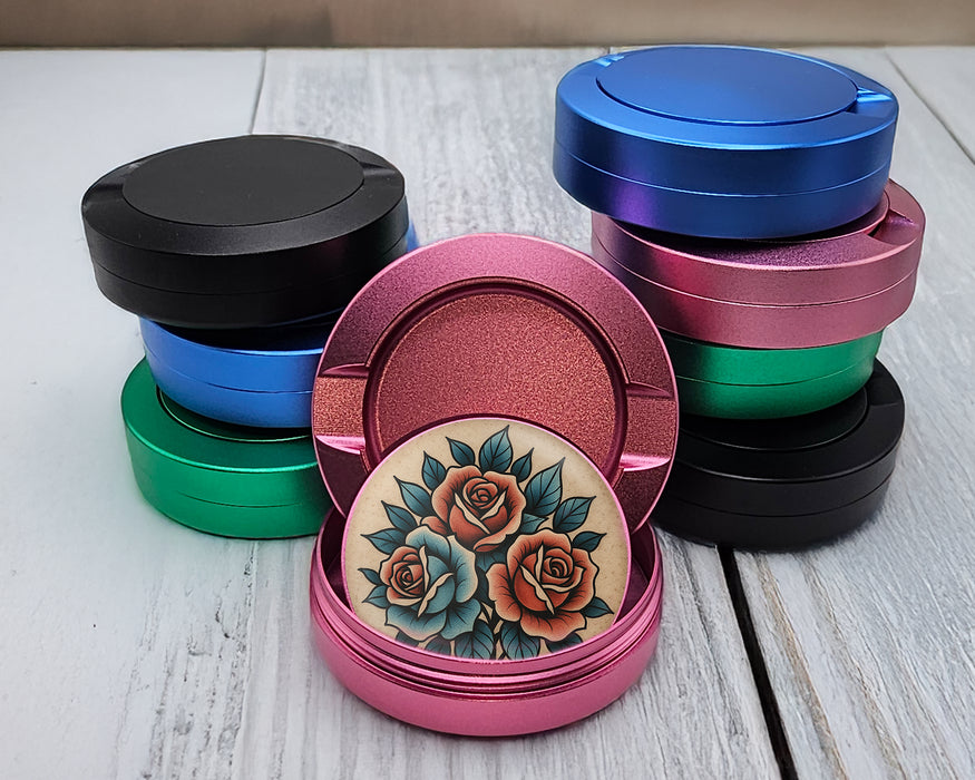 Traditional Red Rose Tattoo Design on Beige Snus Storage Case Pink