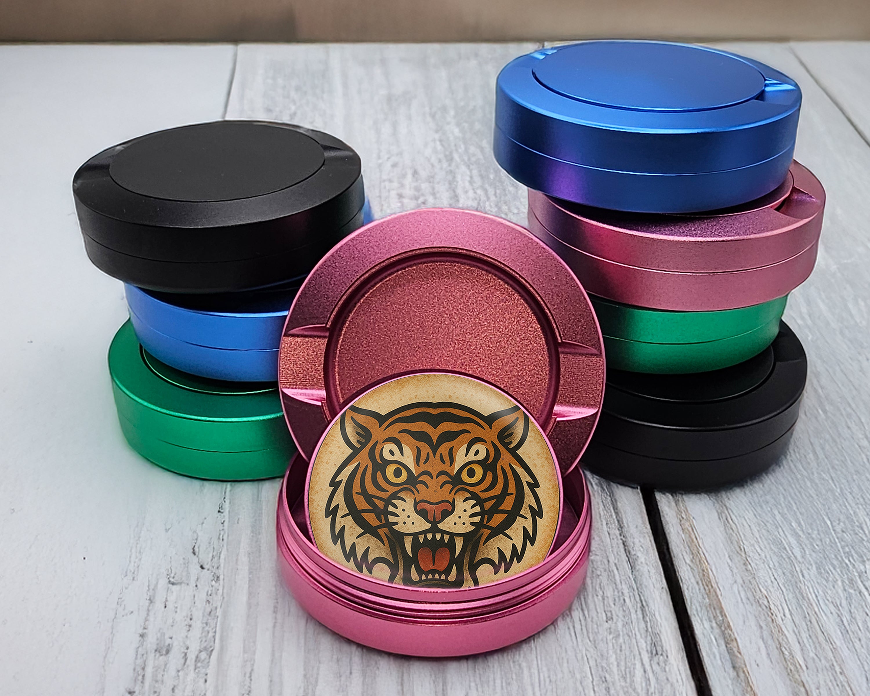Vintage Fierce Tiger Head Traditional Tattoo Design Snus Storage Case Pink