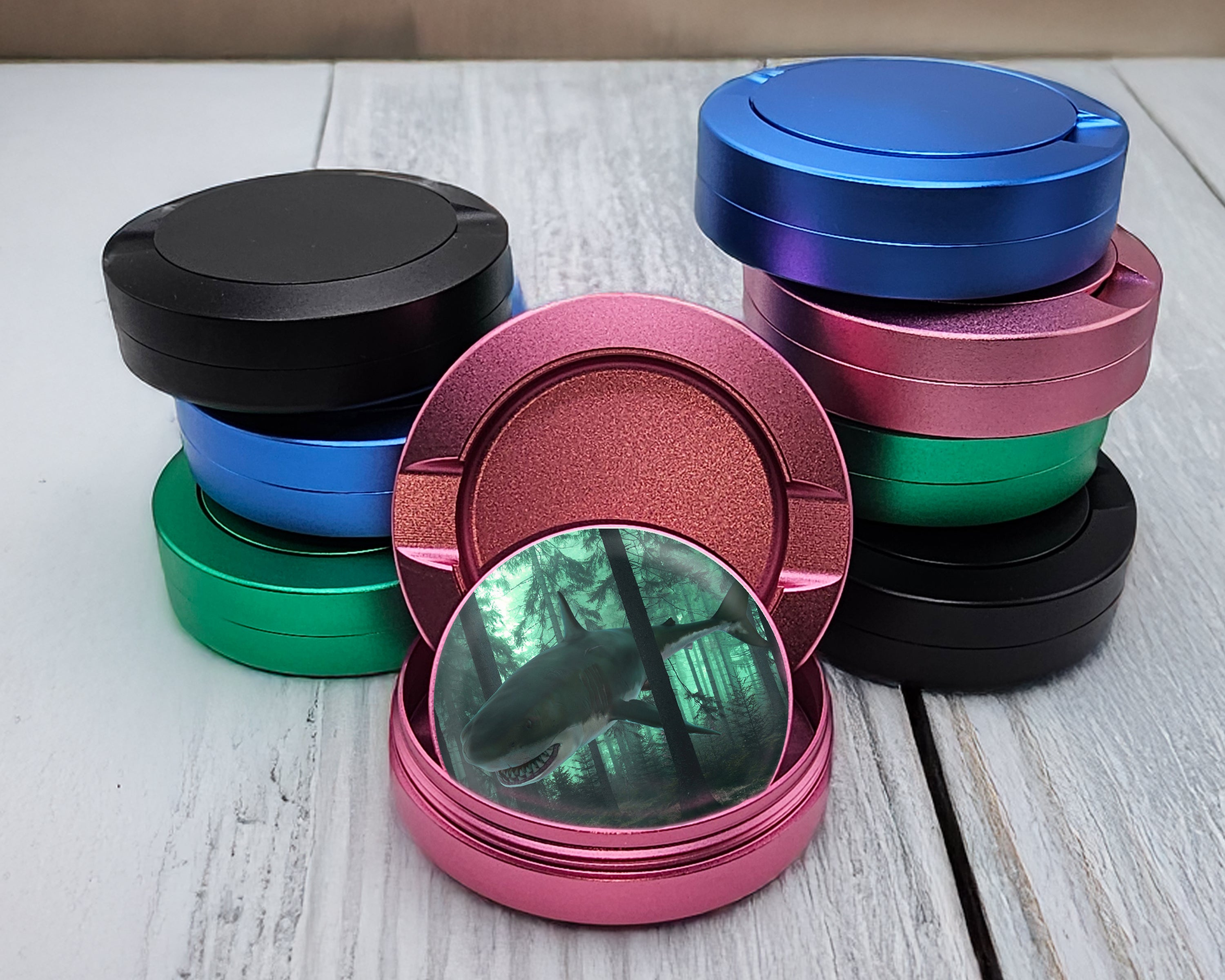 Great White Shark in the Forest Snus Storage Case Pink