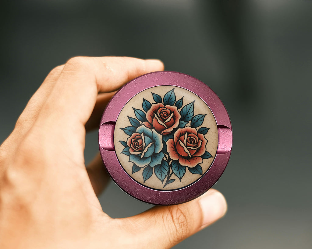 Traditional Red Rose Tattoo Design on Beige Snus Storage Case Pink