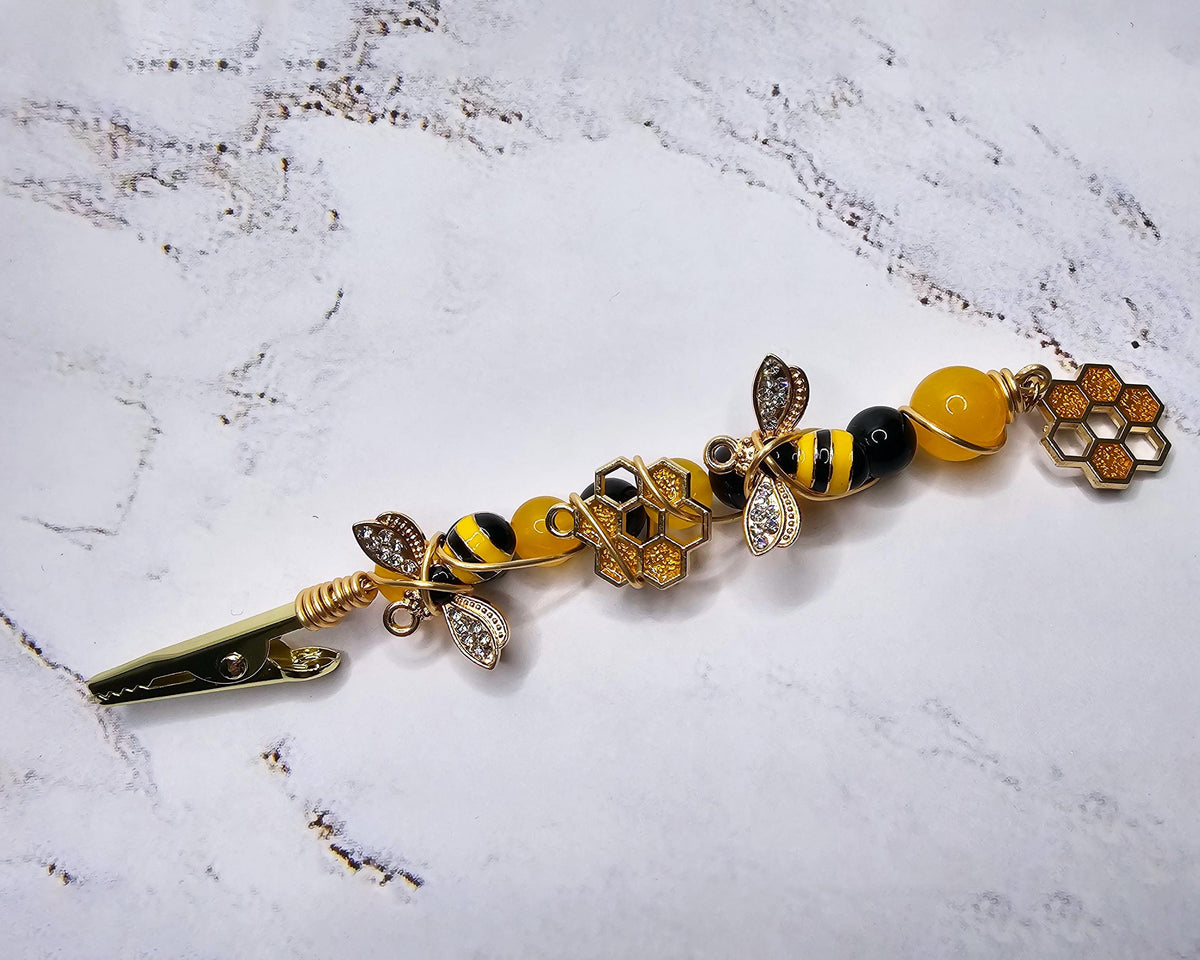 Honey bee wand cigarette holder bead and charm details