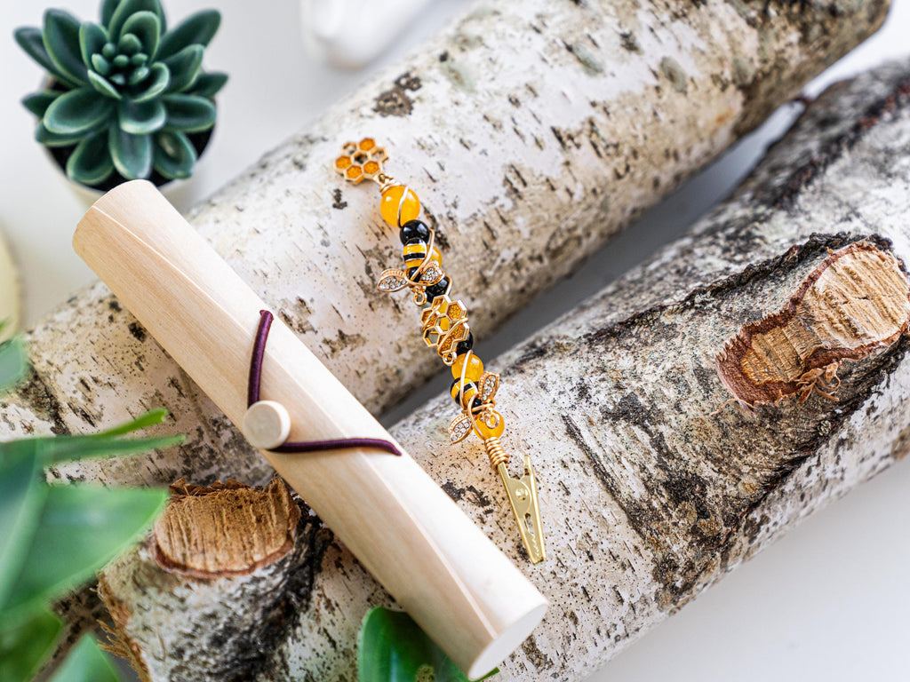Honey bee wand cigarette holder with bamboo case